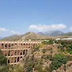 - Zeezicht, Zwembad Villa Nerja