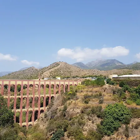 - Zeezicht, Zwembad Villa Nerja