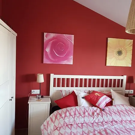 - Zeezicht, Zwembad * نيرخا