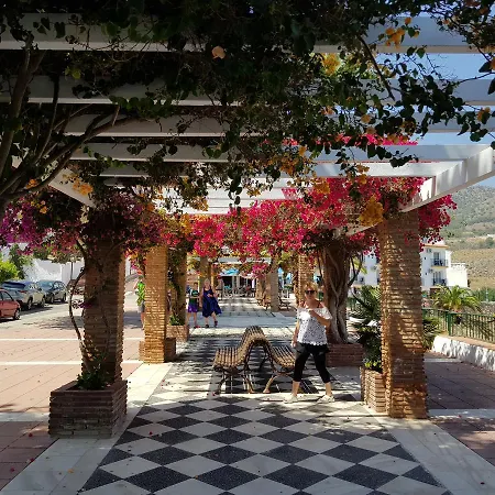 - Zeezicht, Zwembad فيلة نيرخا