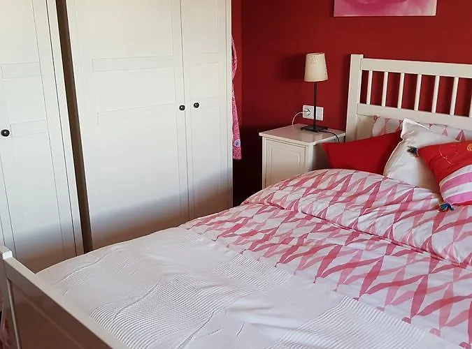 - Zeezicht, Zwembad *