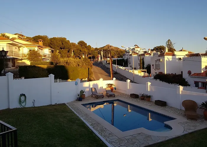 - Zeezicht, Zwembad *