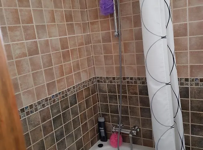 - Zeezicht, Zwembad Nerja