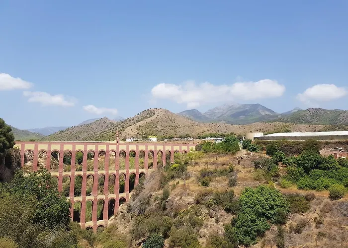 - Zeezicht, Zwembad Villa Nerja