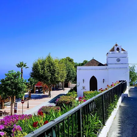 - Zeezicht, Zwembad *